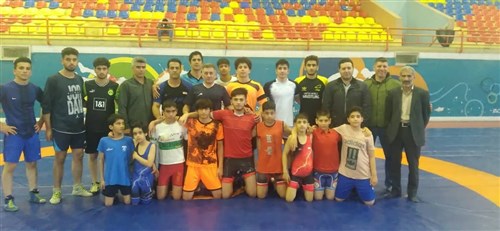 حضور سرمربی اسبق تیم ملی کشتی آزاد در جمع نونهالان آزادکار شهرستان خرم آباد